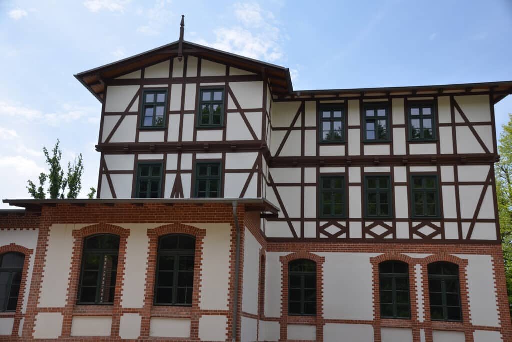 Renowacja Budynków Zabytkowych Koszary